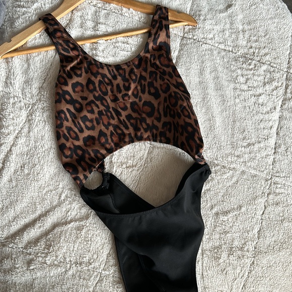 Kendall+Kylie Leopard Cut Out Swimsuit - Picture 5 of 5